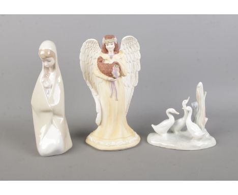 Three porcelain figurines, Wedgwood "Gloriana", Lladro 4636 "Girl with Child Madonna" and Lladro Nao 0006 "3 Ducks In Garden"