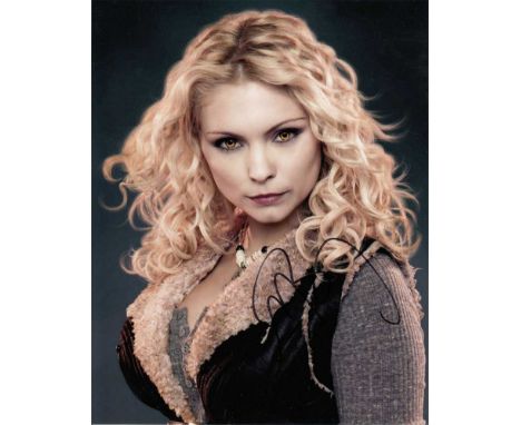 Myanna Buring signed 10 x 8 colour photo. Gorgeous photo of the actress who starred in Twilight. 