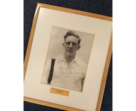 Alan Davidson framed autograph. Vintage black and white portrait photograph signed by Australian cricketer Alan Davidson. Fra