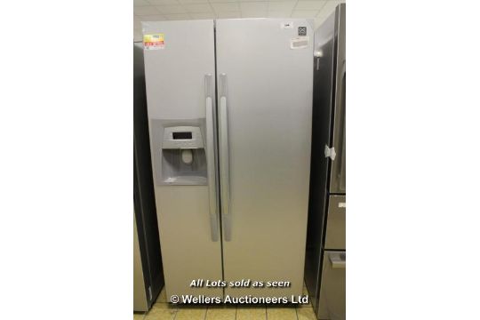 Daewoo Drs31psmi Silver American Style Fridge Freezer The Handles Are Scratched Dents On The Le