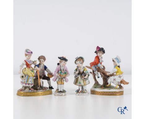 European porcelain: Volkstedt Rudolstadt and Sitzendorf porcelain. 4 groups in multi-coloured finely decorated porcelain. | C