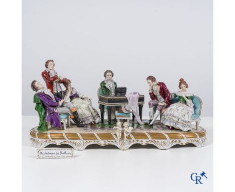 European porcelain, Sitzendorf, "Die Intimen bei Beethoven". Exceptional group in Saxon porcelain. Marked. Around 1960. | Wid