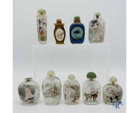 Asian art: 9 Chinese snuff bottles. |