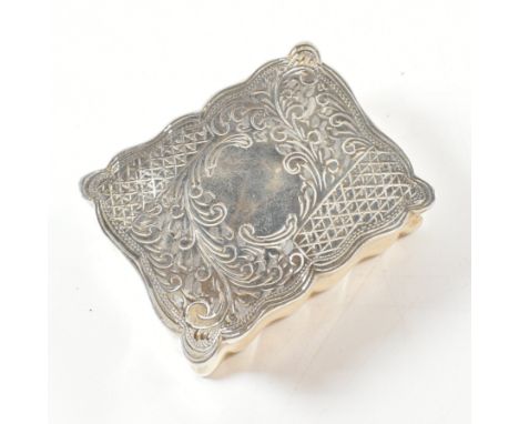 A 925 Sterling silver snuff box. The box having a hinged lid with bright cut etched scroll pattern with central vacant cartou