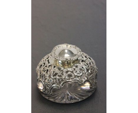 Hallmarked silver & cut glass inkwell, William Comyns London 1896