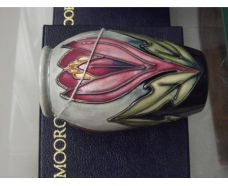 Moorcroft vase, boxed, 10.5cm