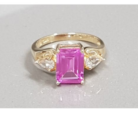 10CT GOLD PINK CZ AND WHITE CZ THREE STONE RING 3.5G SIZE N1/2