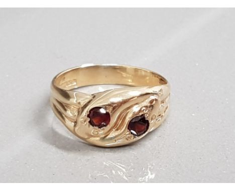 9CT GOLD TWO STONE GARNET RING 2.9G SIZE P1/2