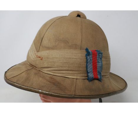 British WWII tropical RAF pith helmet with leather liner. UK P&amp;P Group 3 (£30+VAT for the first lot and £8+VAT for subseq