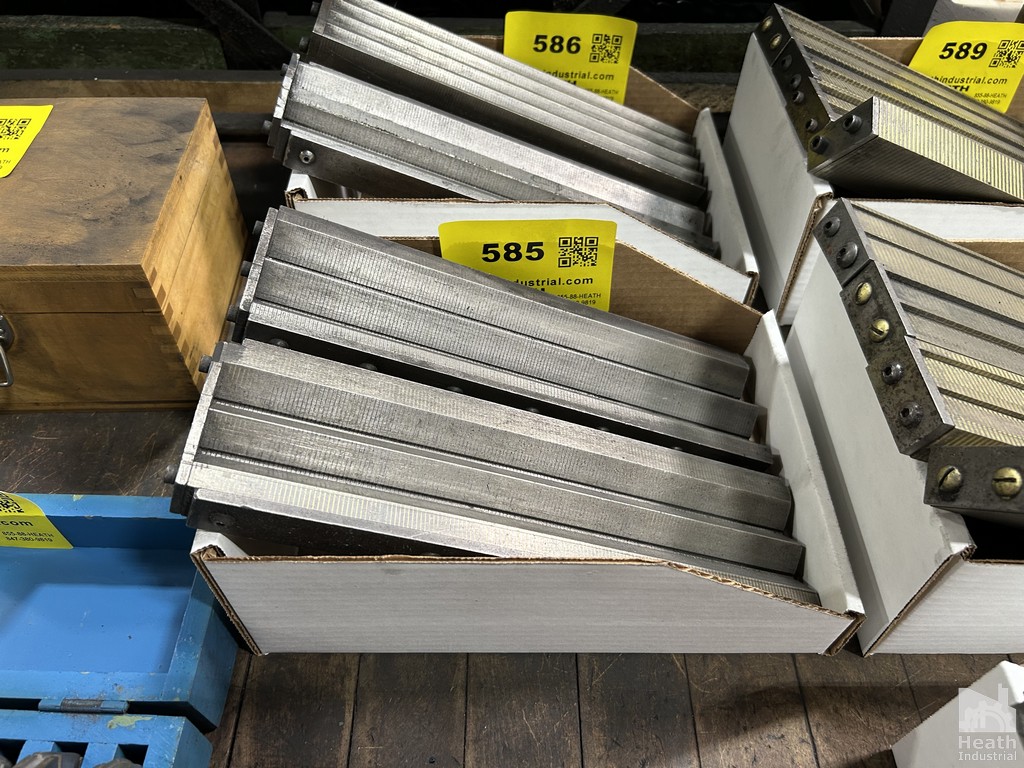 Lot 585