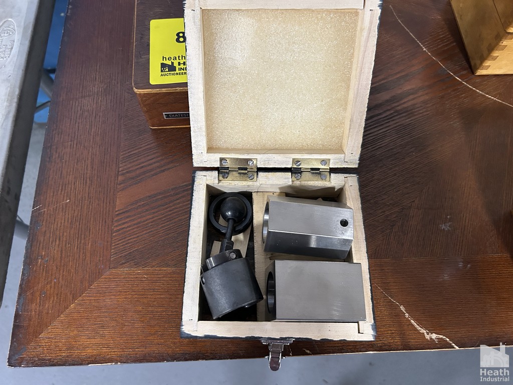 Lot 827