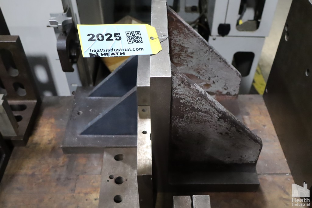 Lot 2025