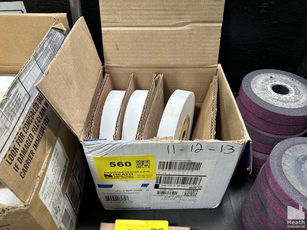 Lot 560