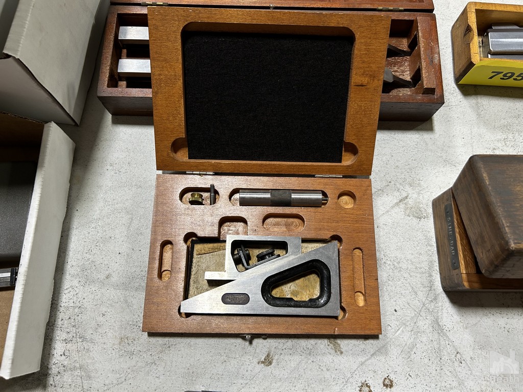 Lot 792
