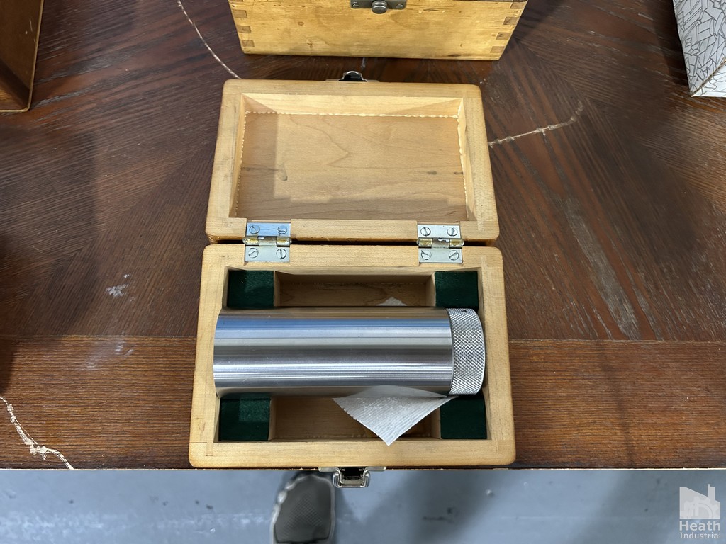 Lot 824