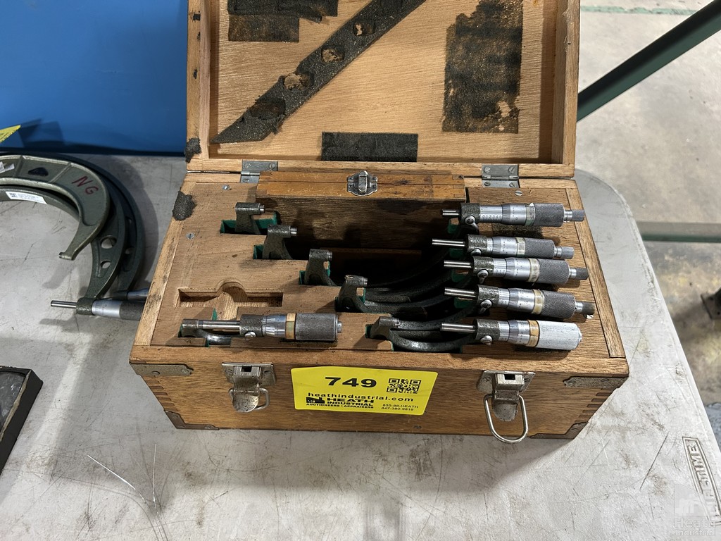 Lot 749