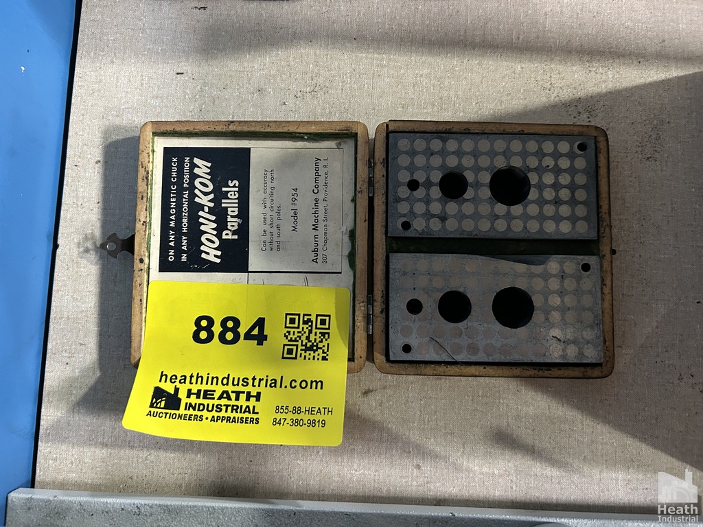 Lot 884