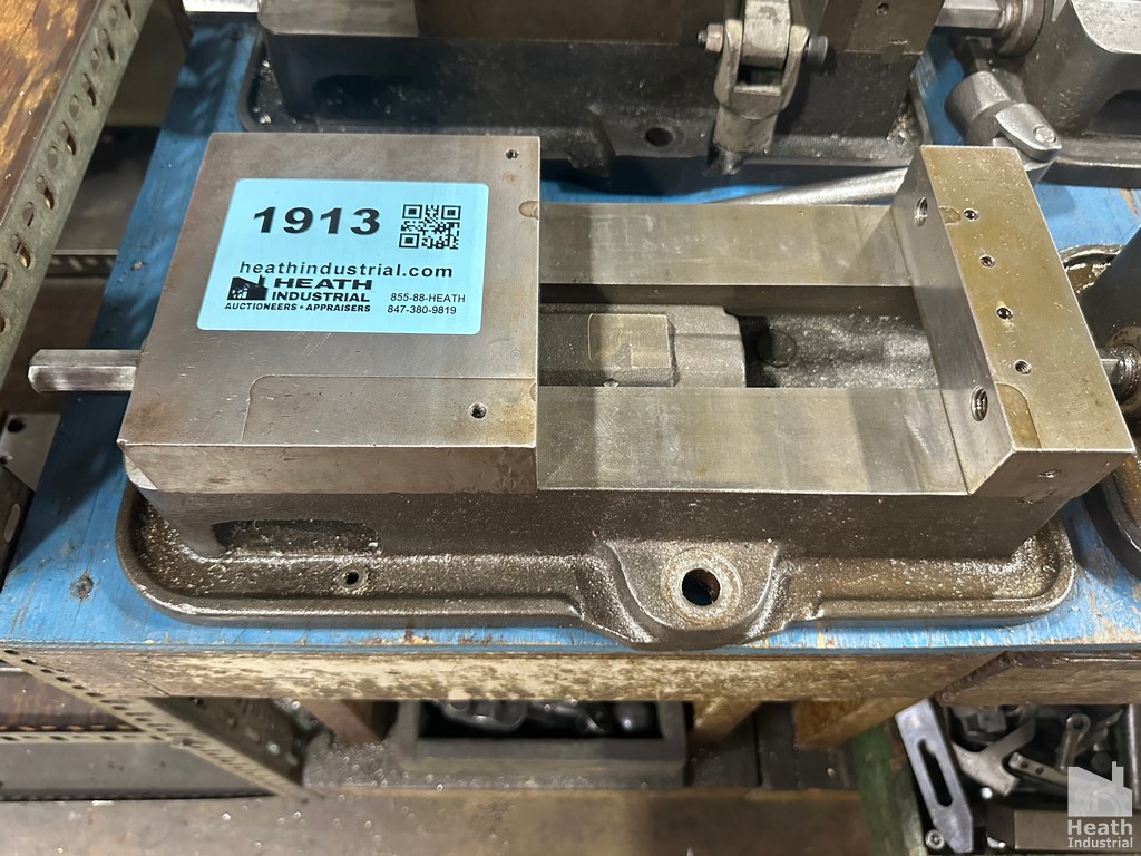 Lot 1913