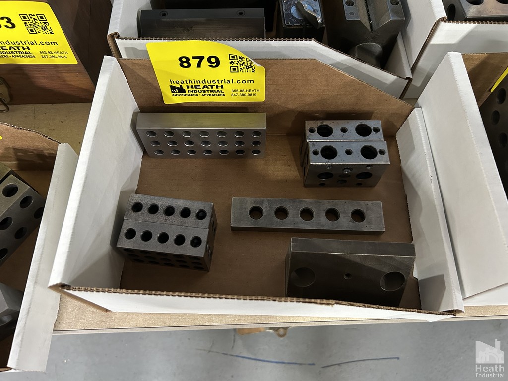 Lot 879