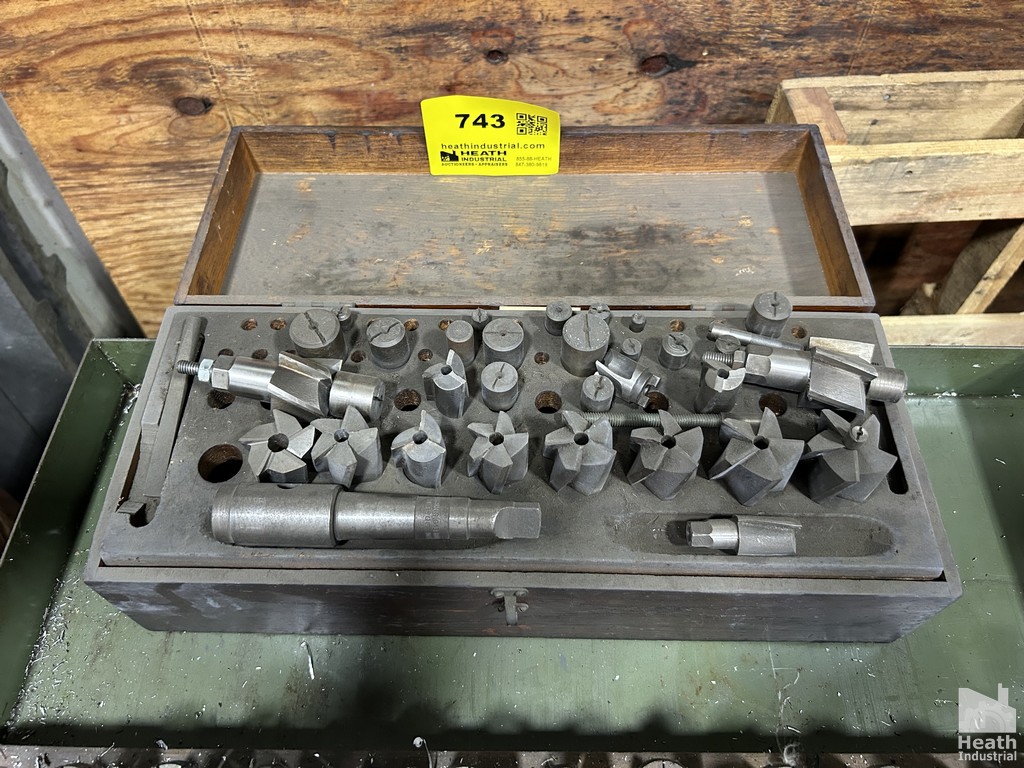 Lot 743