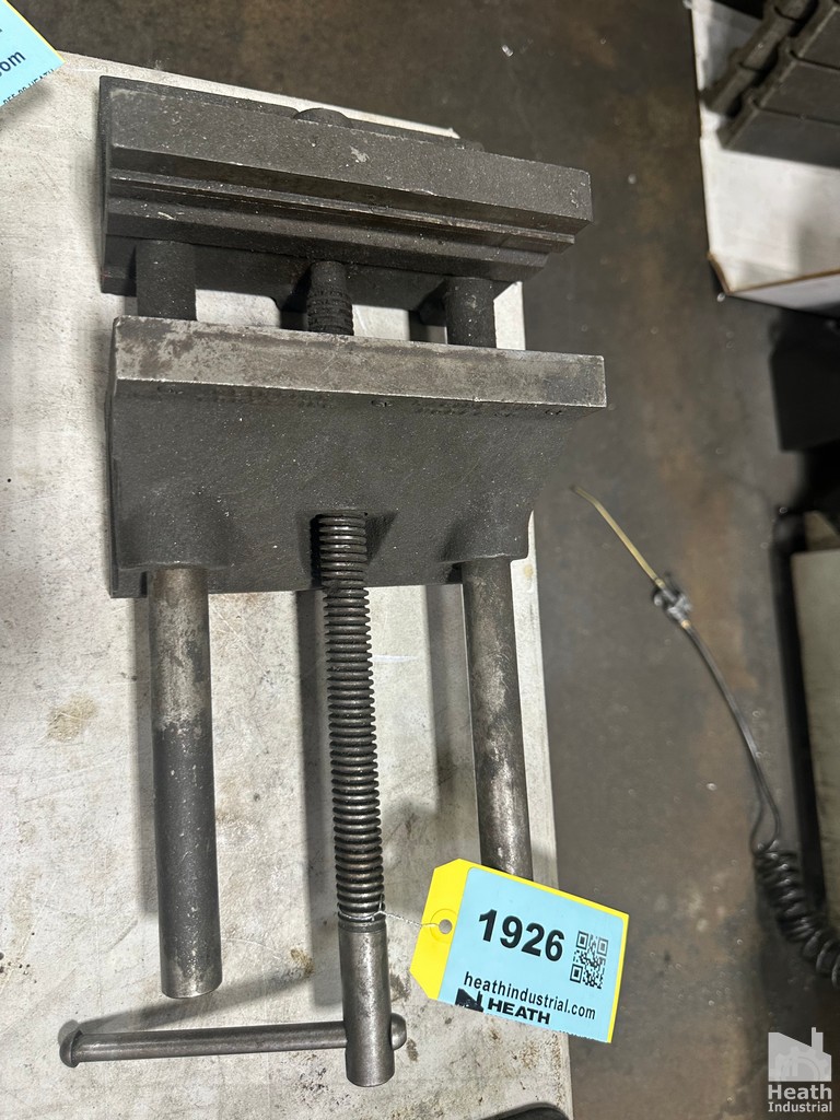 Lot 1926