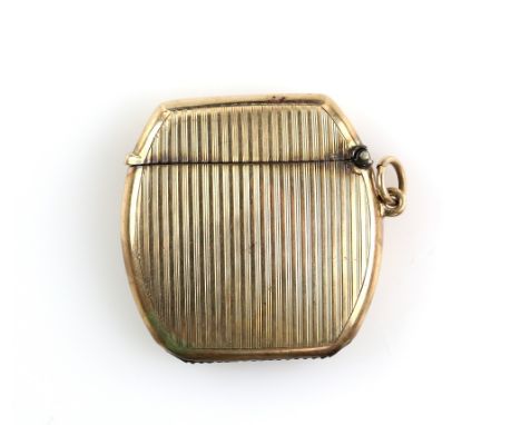 Gold vesta case with engine turned decoration, 9 ct hallmarks Birmingham, 1921 .     CONDITION, minor scratches9 ct weight 27