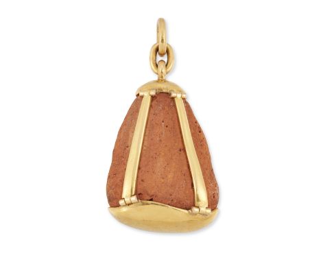 A gold mounted pebble pendant,&nbsp;the unpolished pebble in riveted cage mount, to jump ring suspension, stamped 900, length
