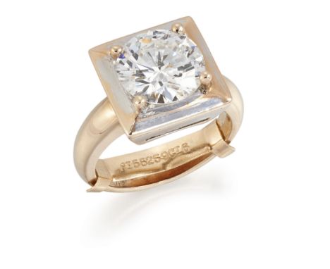 A diamond single stone ring,&nbsp;the brilliant cut diamond with a weight of 2.55 carats, claw set to a square mount with pla