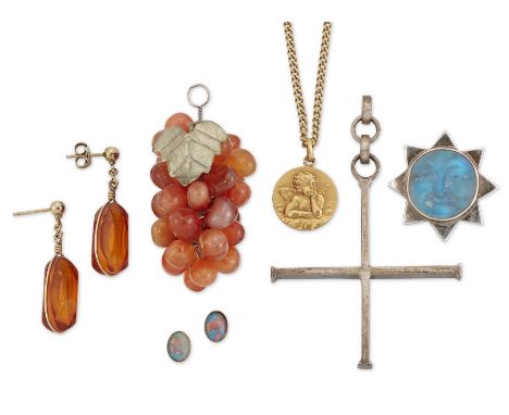 A group of jewellery, comprising: a Finnish silver cross pendant by Kultateollisuus Oy, Turku mark 1974, London import hallma