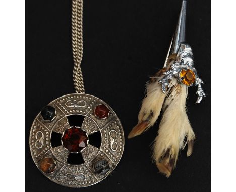 A contemporary silver necklace and celtic style silver pendant. Together with a white metal talon brooch.
FREE UK POSTAGE ON 