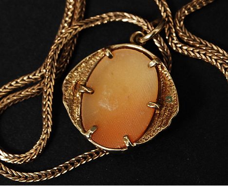 A 9ct gold snake link square chain necklace complete with a cameo portrait pendant. Total weight 4.8g. 
FREE UK POSTAGE ON AL