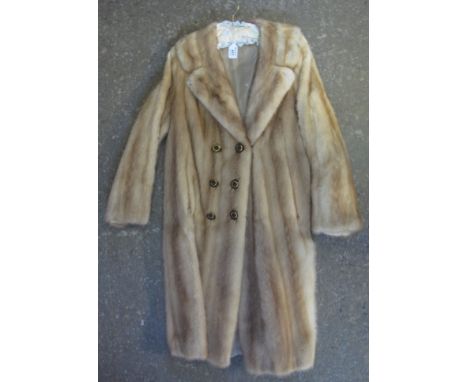 Vintage (probably 60's) knee length palomino Mink fur coat with floral embroidered lining. (B.P. 24% incl. VAT) CONDITION REP