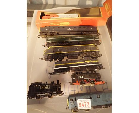 Tray of 00 gauge locomotives 