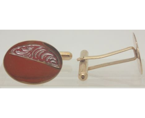 Pair of 9ct yellow and white gold cufflinks, 3.1g
