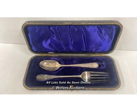ANTIQUE SILVER HALLMARKED FORK AND TEA SPOON IN PRESENTATION CASE 