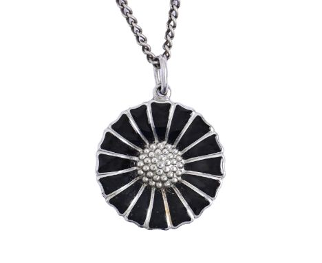 Georg Jernsen. A silver and black enamel daisy pendant, 18mm diam, maker's mark, on silver chain, 5.5g  Good condition