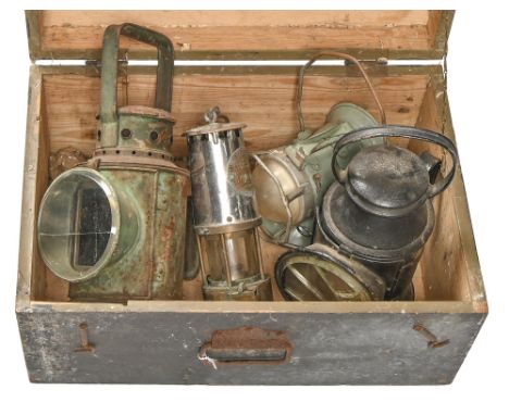 Railwayana. A London and North Western Railway Company hand lantern, early 20th c, single aspect, impressed L&amp;NW SIG. DEP