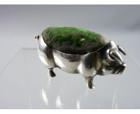 A SILVER PIN CUSHION PIG, 0.5 troy oz, Birmingham 1909