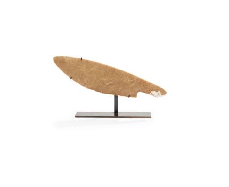  ANCIENT EGYPTIAN PREDYNASTIC BIFACIAL FLINT KNIFE EGYPT. C. 3200 - 3000 B.C. knapped flint, the stone of a caramel hue, with