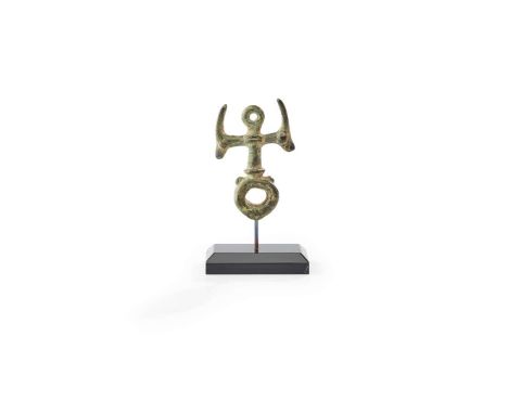  LURISTAN BRONZE HARNESS RING WESTERN ASIA, 1000-800 B. C. double ring with ibex heads to each side, on a custom stand&nbsp; 