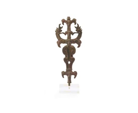  LURISTAN MASTER OF BEASTS STAFF FINIAL NEAR EAST, EARLY FIRST MILLENNIUM cast bronze, the hollow tubular shaft with three st
