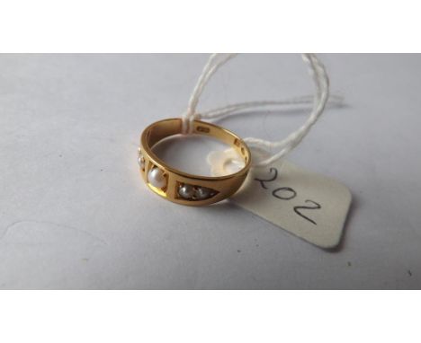 14ct gold pearl set ring approx size I     