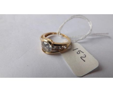 14ct gold paste set dress ring approx size I  3.3g   