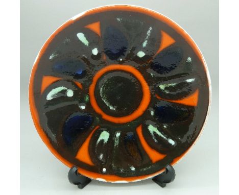 A Poole dish, diameter 20.5cm