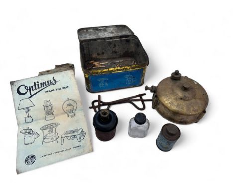 Vintage Swedish Optimus OO Camp Stove in its original tin together with an original Optimus can of oil (empty). Lamp is solid