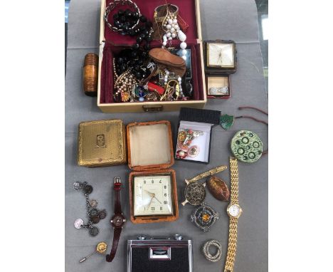 A EARLY 20th CENTURY 3D COIN BRACELET, A TREEN NEEDLE CASE, ENAMEL BADGES, COSTUME JEWELLERY, OPERA GLASSES, ETC. 