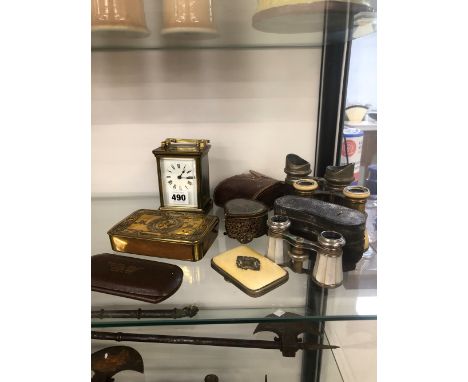 A SMALL BRASS CASED CARRIAGE CLOCK, FOUR PAIRS OF BINOCULARS, A 1914 CHRISTMAS TIN ETC. 