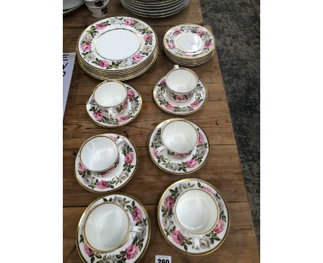 A ROYAL WORCESTER ROYAL GARDEN PART TEA SERVICE. 