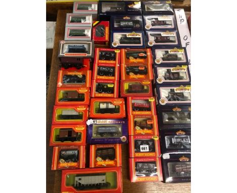 A QTY OF HORNBY ,BACHMANN AND OTHER BOXED ROLLING STOCK ETC