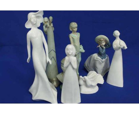 LOT OF CERAMIC FIGURES
including Nao, Royal Doulton, etc